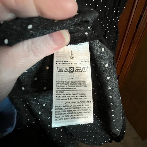 Old Navy Waist Defined V-neck Dress, Size S - Picture 4 of 4